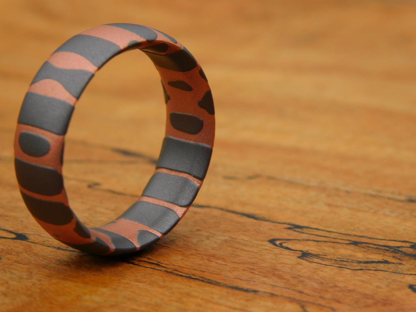 Etched Superconductor Ring - Size 10.75